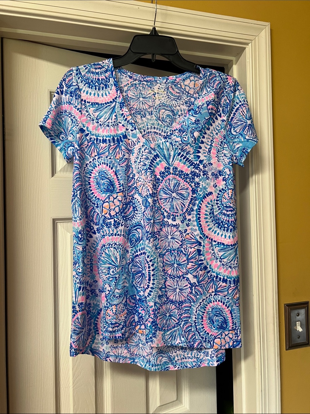 Women’s Lilly Pulitzer V -Neck Short Sleeve Top